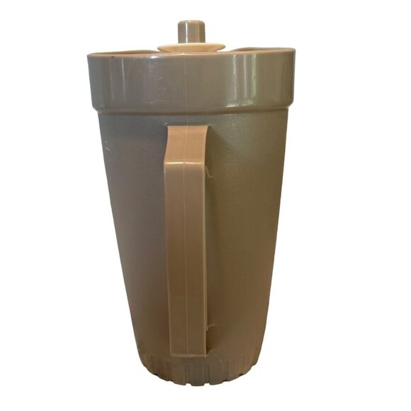 Tupperware 874 Ecru Beige 1.2 Liter Pitcher Push Button Lid - Picture 2 of 11